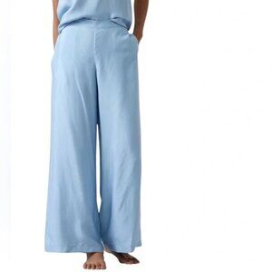 NEW NWT! ATHLETA CALM COOL PANT WIDE LEG SATIN HIGH RIASE RELAXED FIT sz M